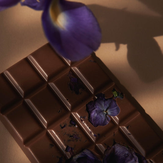 DARK FLORAL BAR
